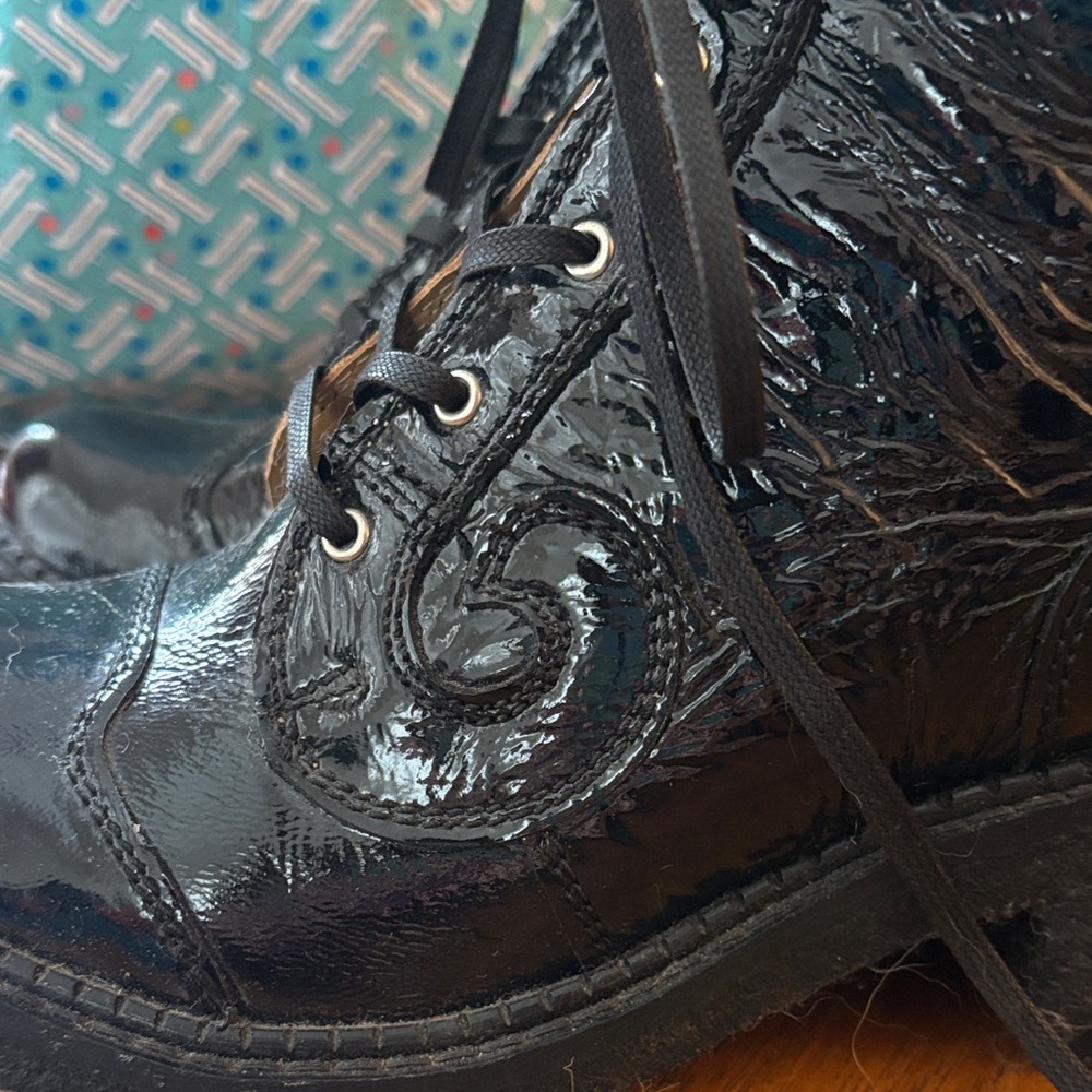 John Fluevog Tardy Crepe Soled Derby Boots - brand new! - Picture 3 of 5